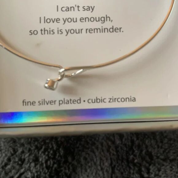 "Mama" Fine Silver Plated Bracelet with Charm Cubic Zirconia - Picture 4 of 4